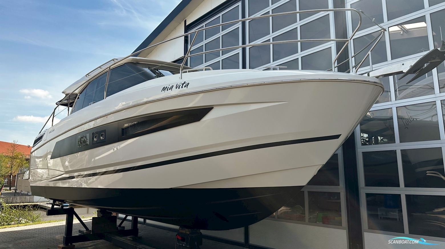 Jeanneau NC 33 Motorboat 2022, with Volvo Penta D3-220 DP engine, Germany