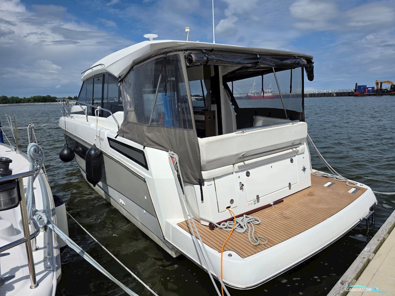 Jeanneau NC 33 Motorboat 2021, Germany