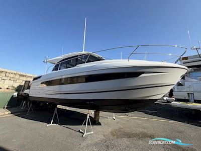 Jeanneau NC 33 Motorboat 2022, with Volvo Penta engine, Ireland