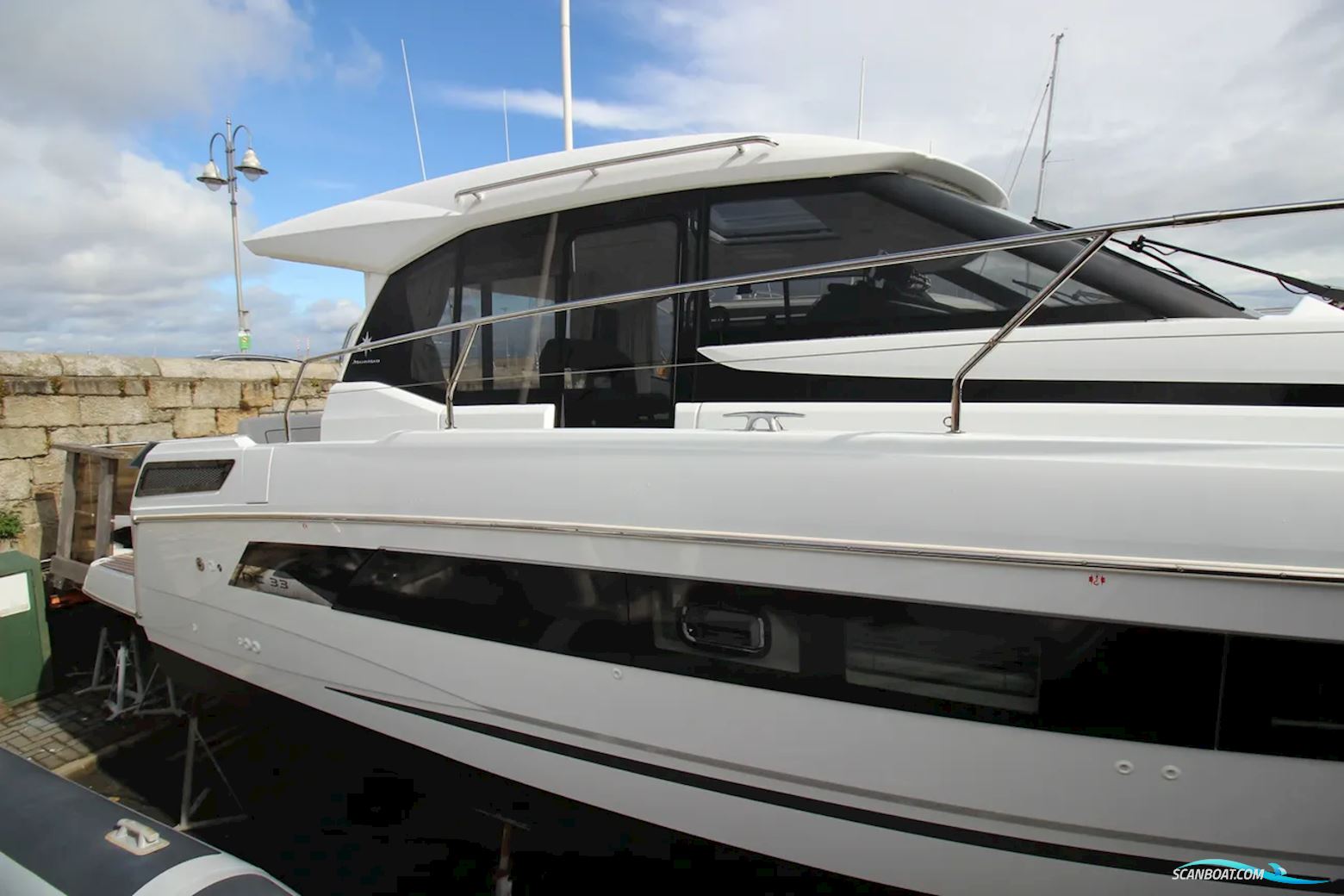 Jeanneau NC 33