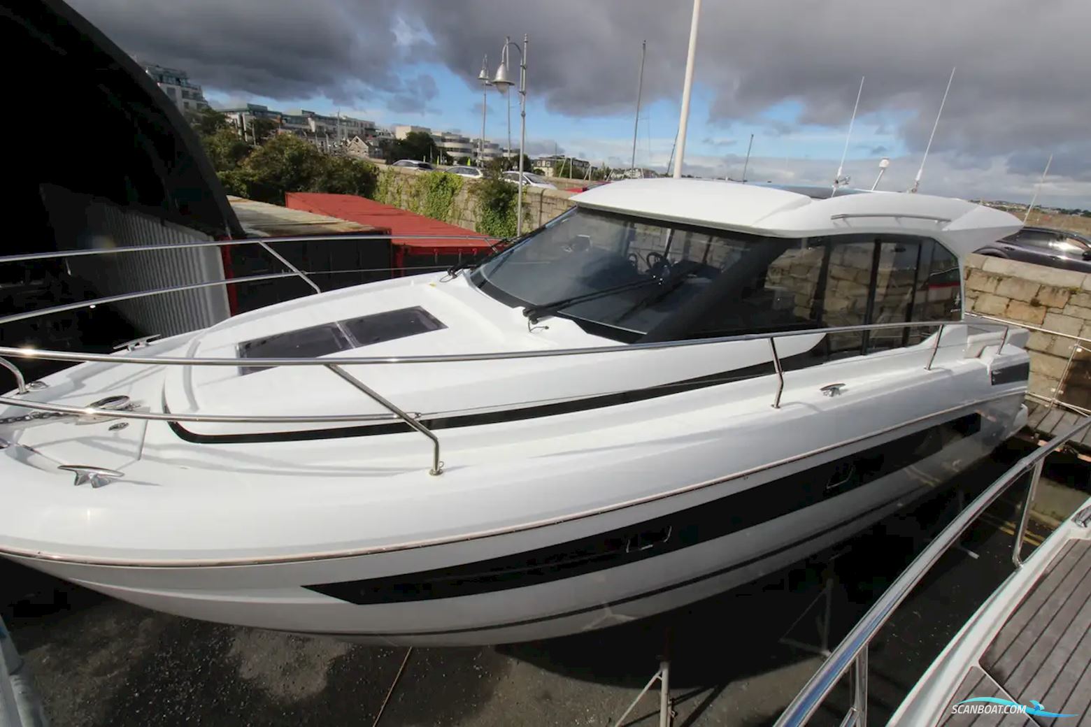 Jeanneau NC 33