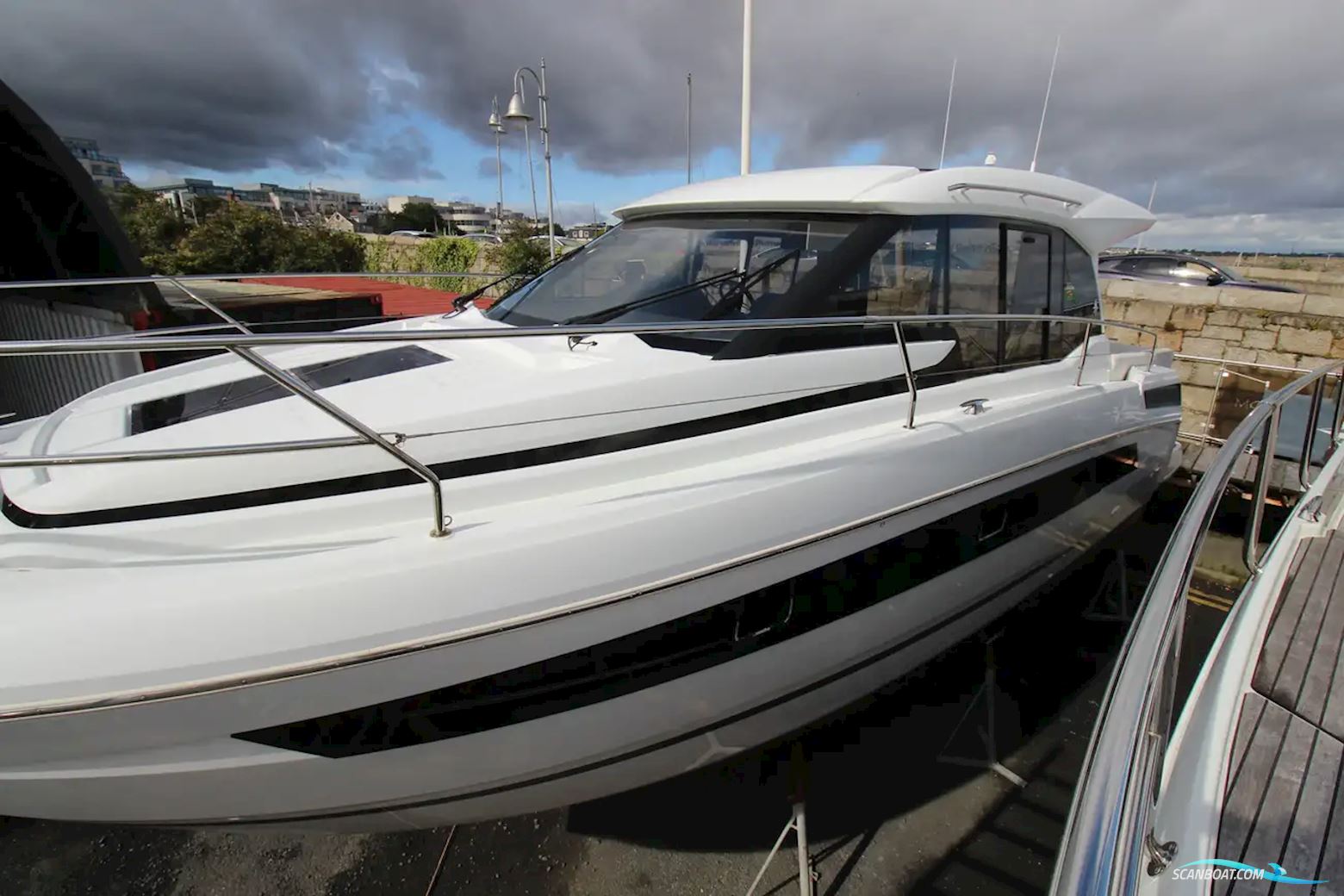 Jeanneau NC 33