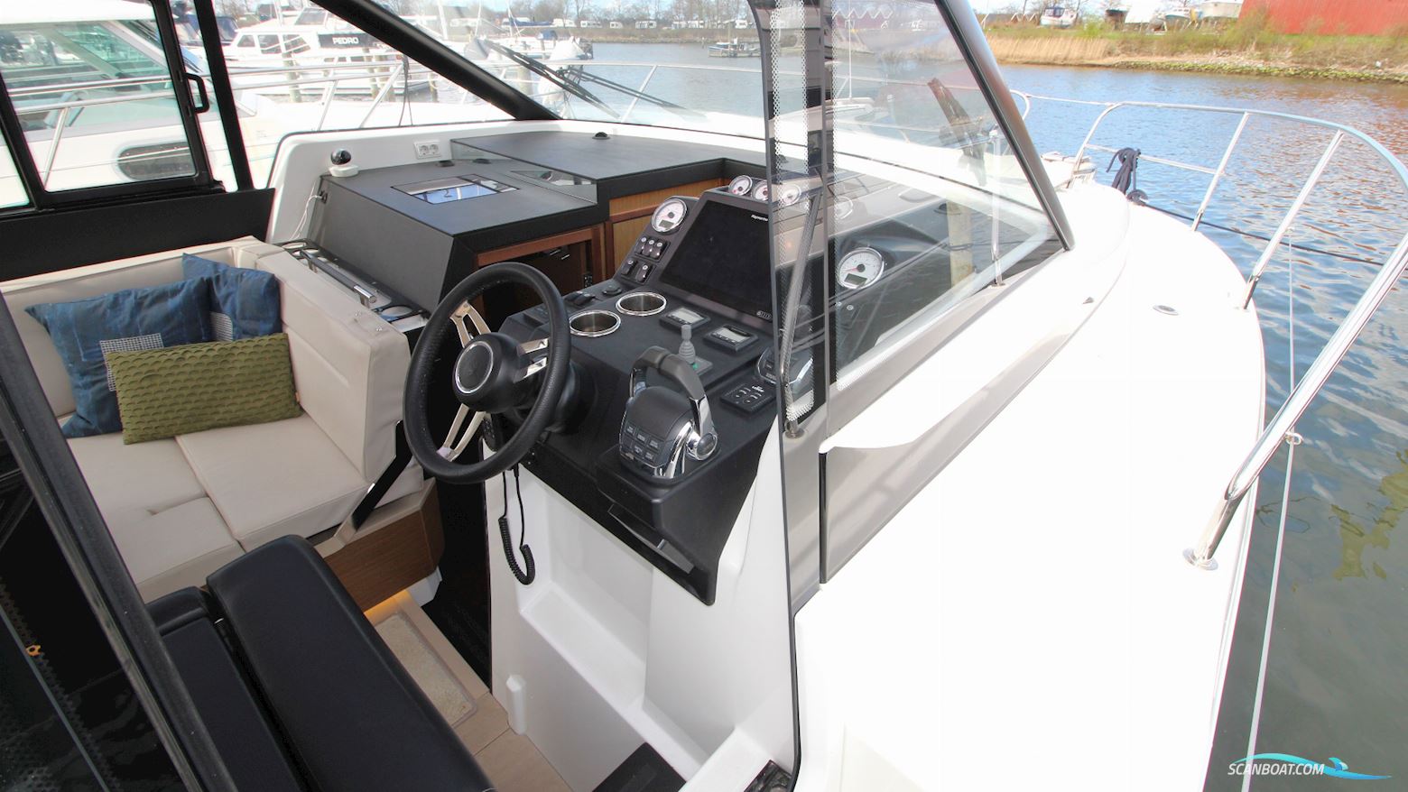 Jeanneau NC 37 