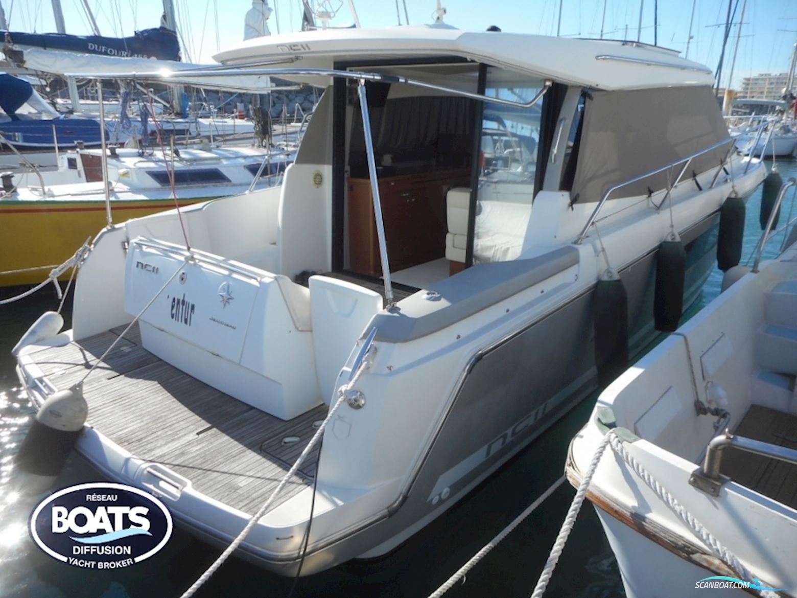 Jeanneau NC11 Motorboat 2011, with Volvo D3 engine, France