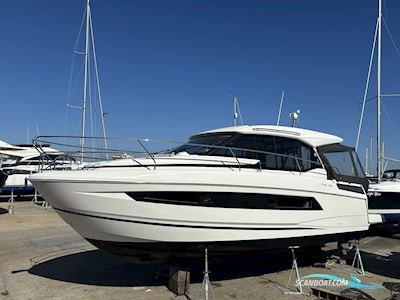 Jeanneau NC33 Motorboat 2022, with Volvo engine, United Kingdom