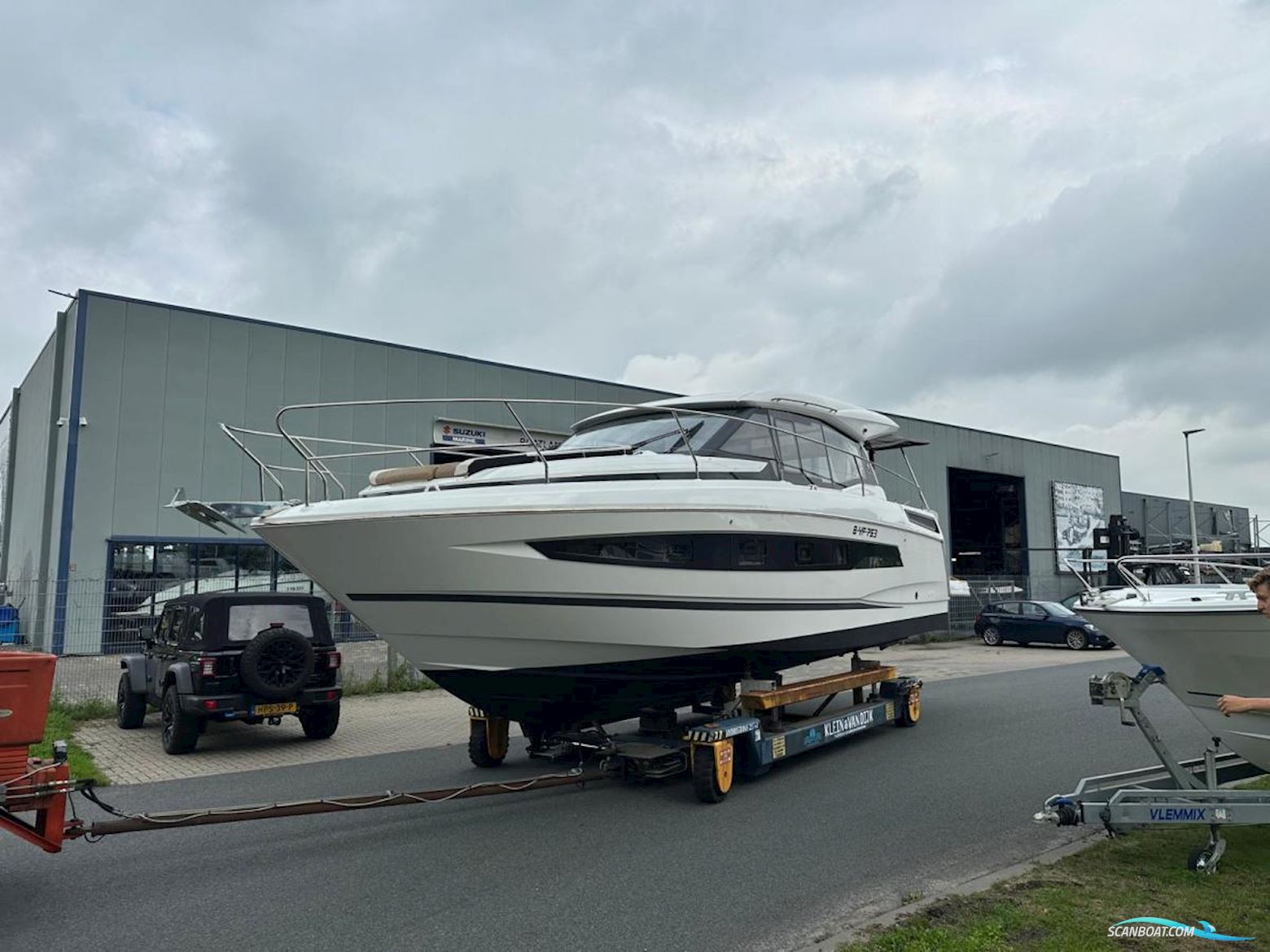 Jeanneau NC37 Met Slechts 87 Uur!