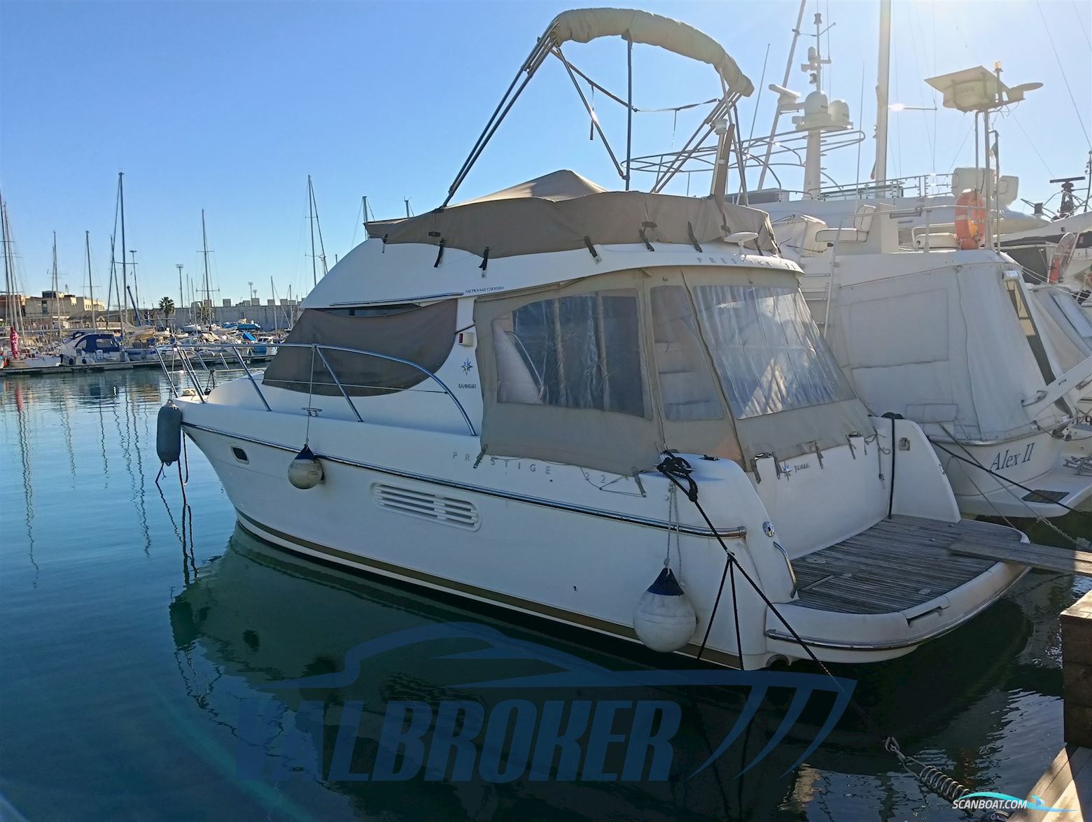 Jeanneau Prestige 32' Motorboat 2008, with Volvo Penta D4 engine, Italy