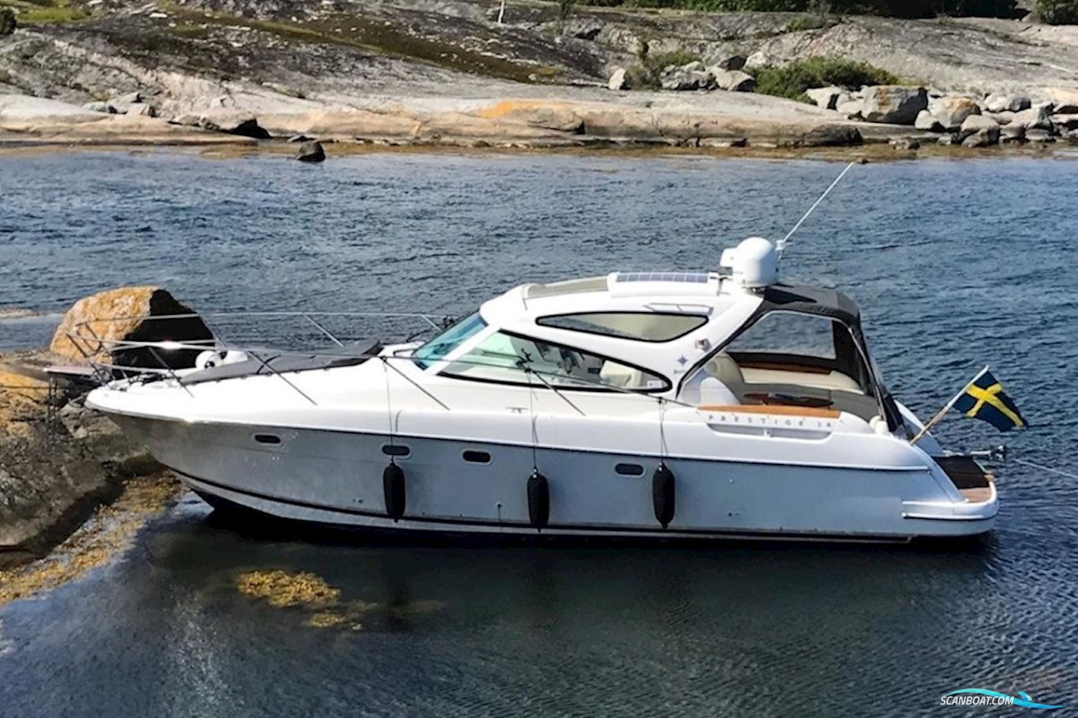 Jeanneau Prestige 34 HT Motorboat 2004, with Volvo Penta Kad 300/DP engine, Sweden
