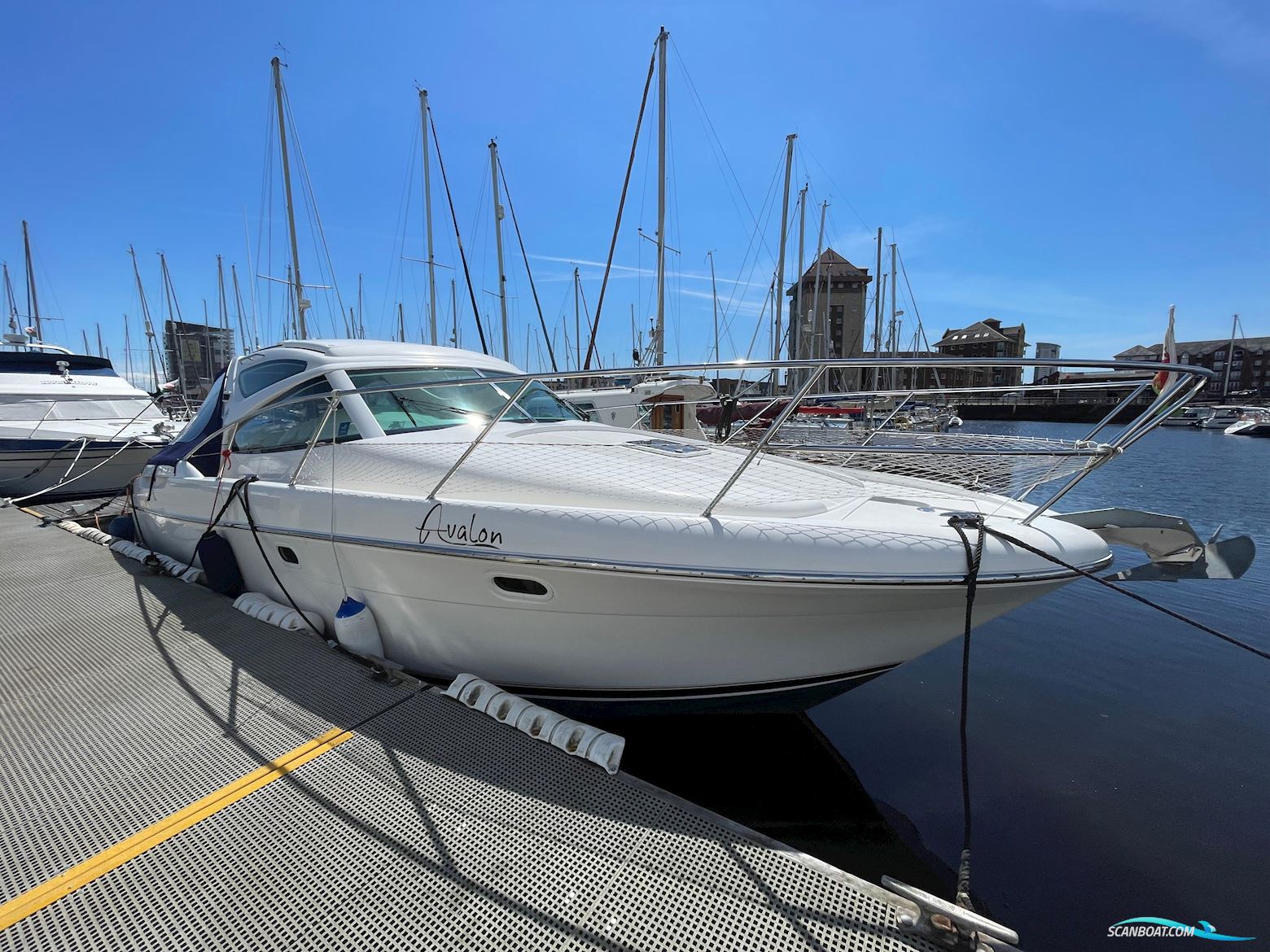 Jeanneau Prestige 34 S Motorboat 2008, with Volvo D4-260 engine, United Kingdom