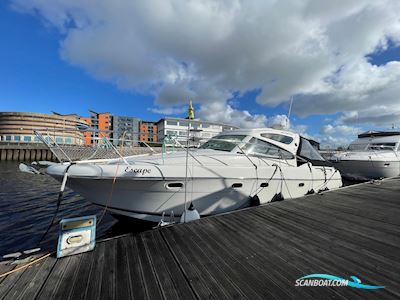 Jeanneau Prestige 34 S. Motorboat 2006, with Volvo engine, United Kingdom