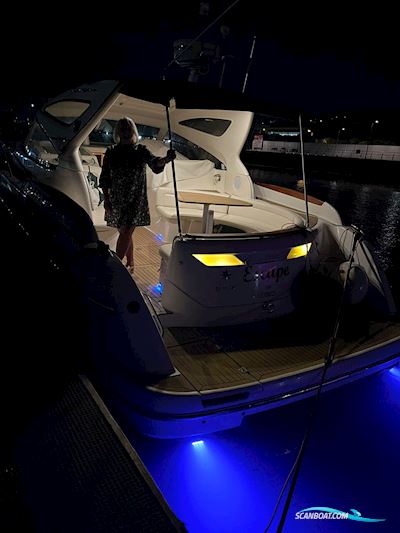 Jeanneau Prestige 34 S. Motorboat 2006, with Volvo engine, United Kingdom