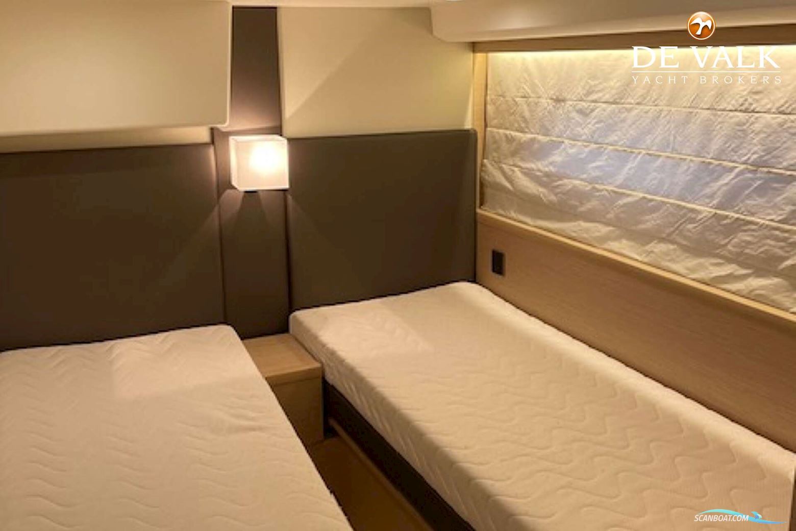 Jeanneau Prestige 50.