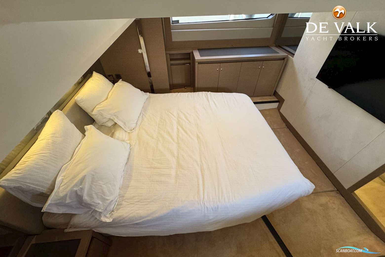 Jeanneau Prestige 50.