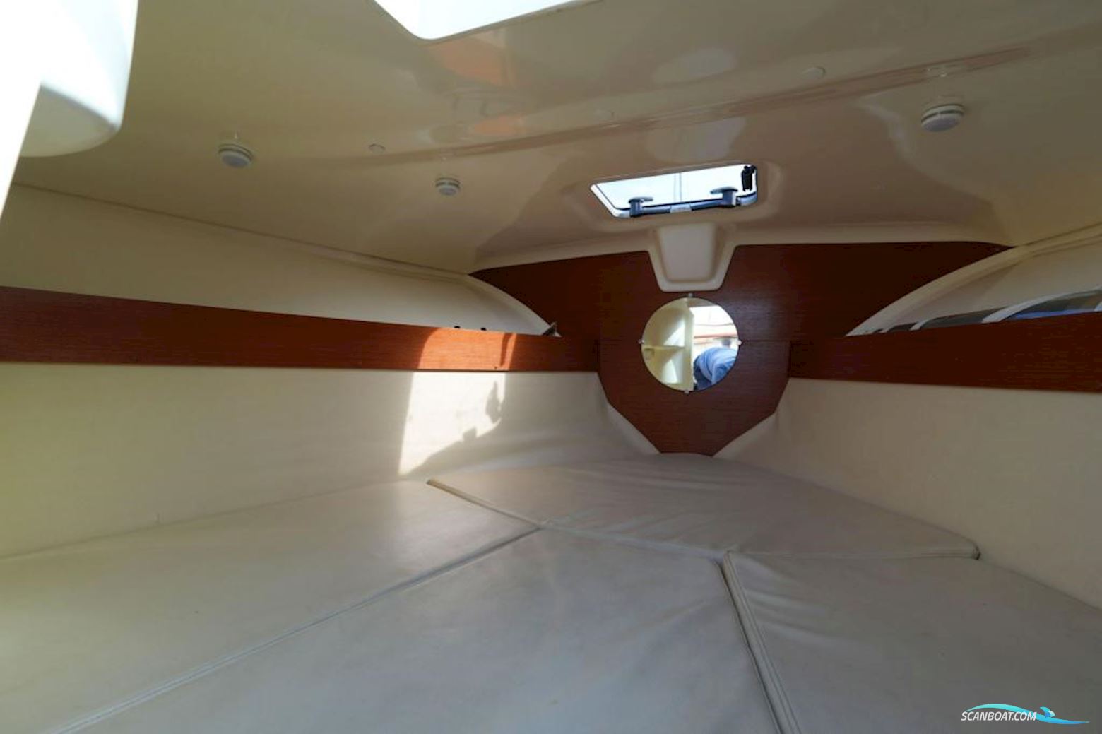 Jeanneau Runabout 755