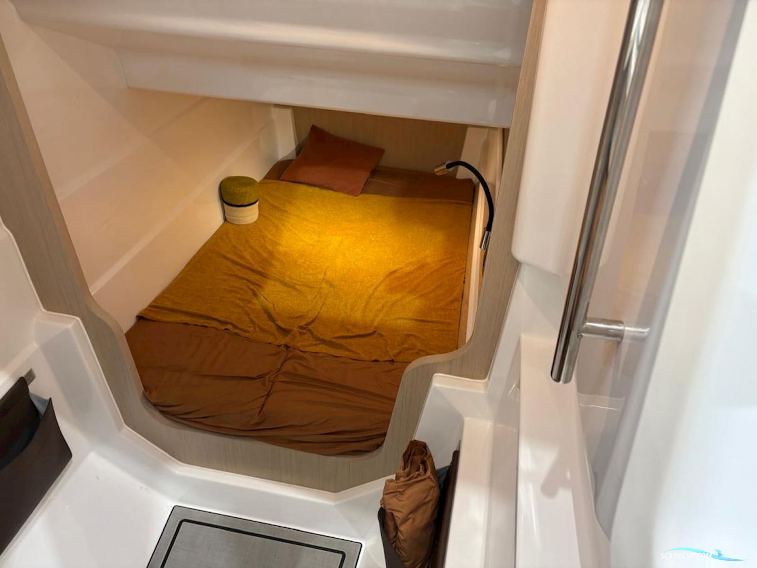 Jeanneau TH33 Twin-Hull