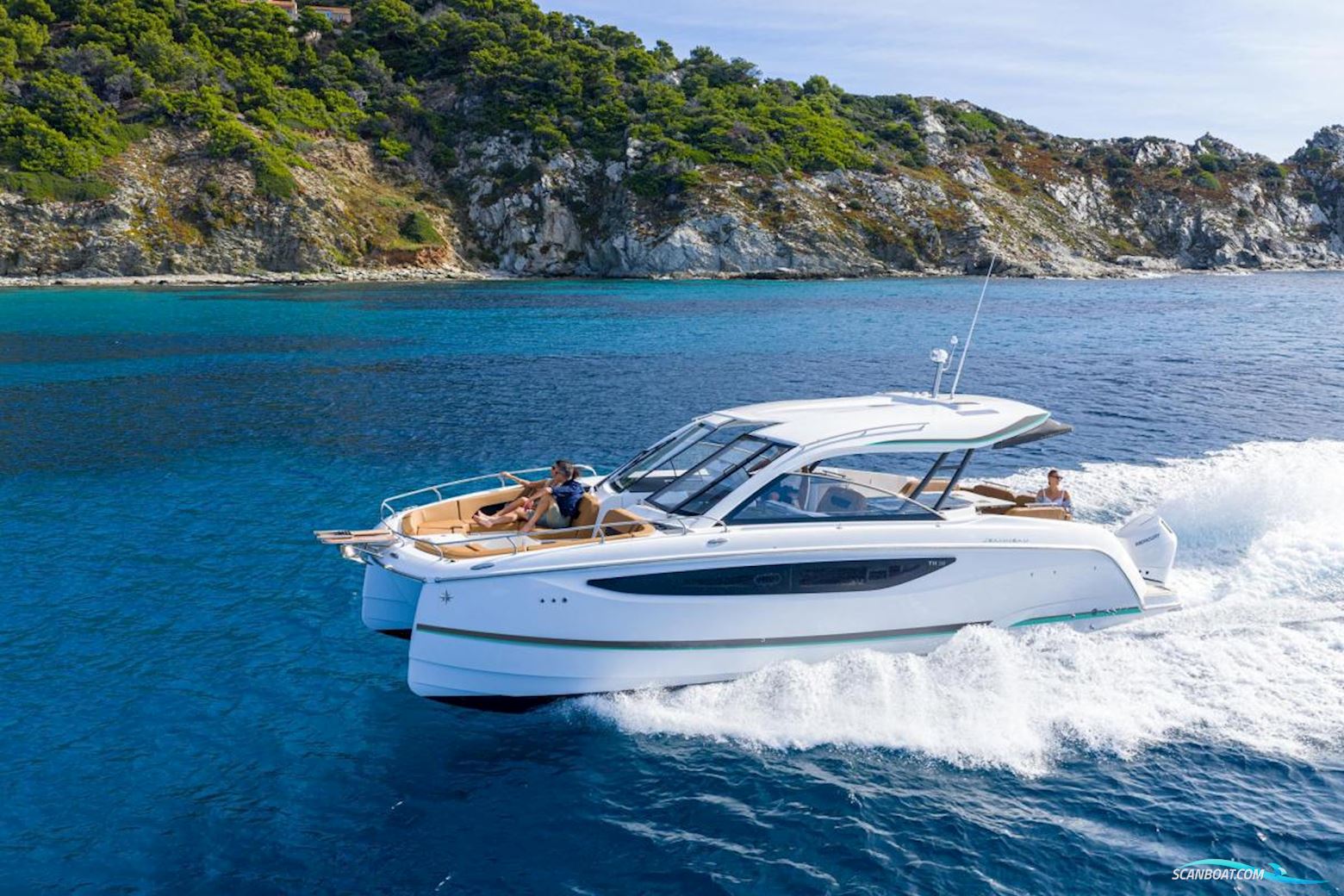 Jeanneau TH38 Twin-Hull