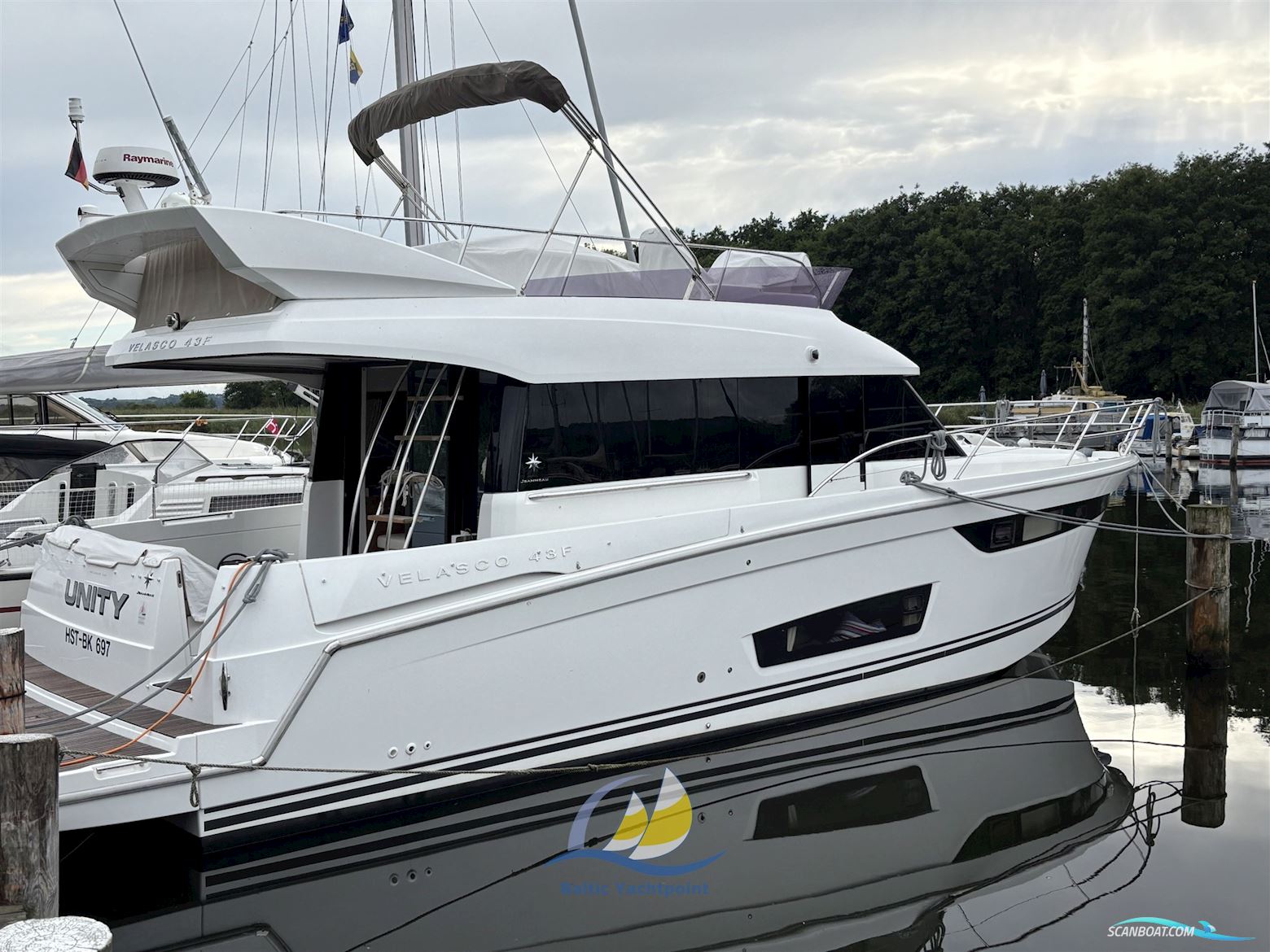 Jeanneau Velasco 43F Motorboat 2015, with Cummins QSB 6,7 engine, Germany