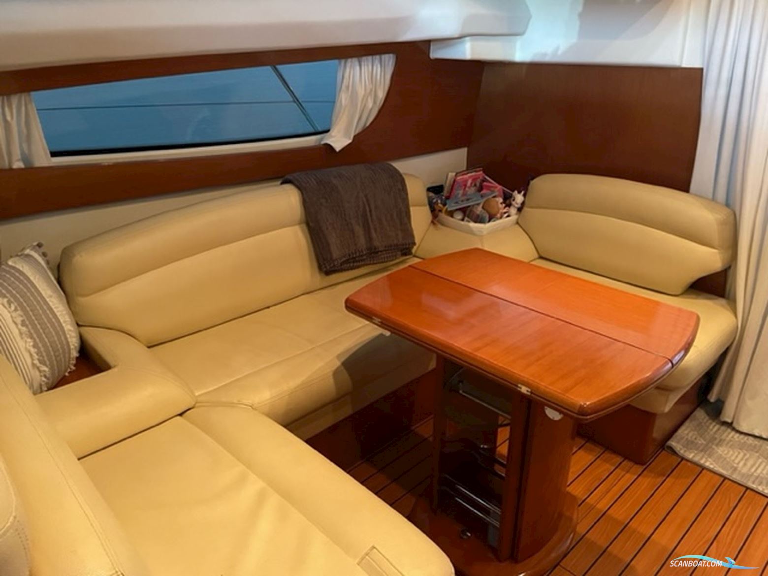 Jenneau prestige 42