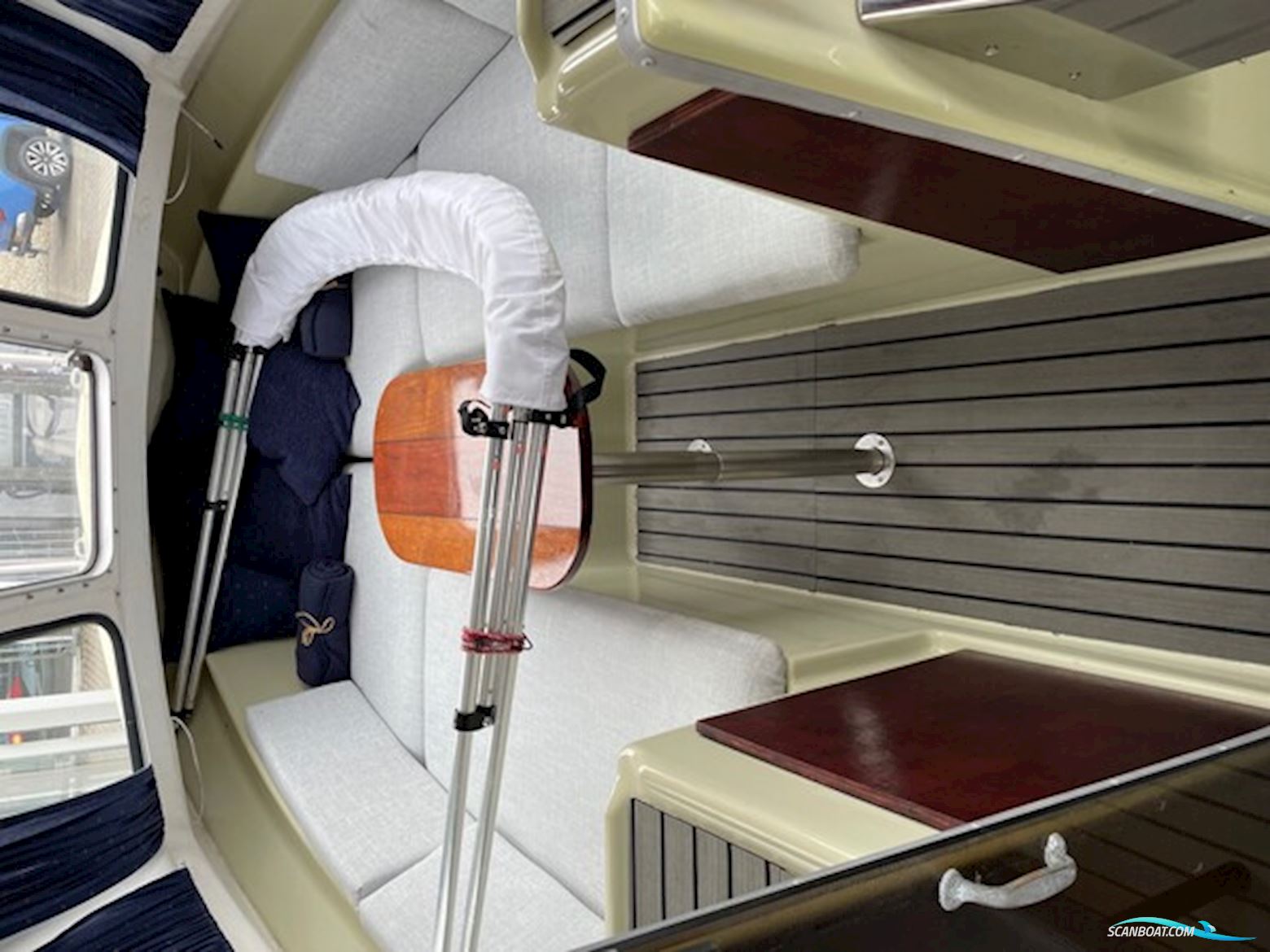 JOFA WINTH 555 HT med 90 hk Honda-EFI 4 takt og 1600 kg Brenderup bådtrailer