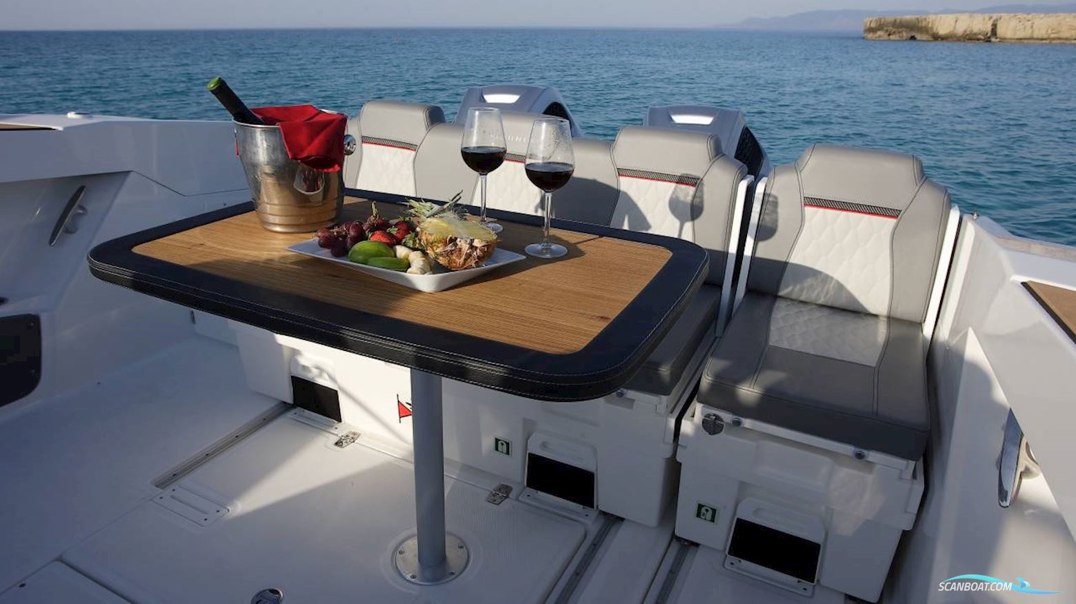 Karnic SL800 - F375 Xto - V8 Yamaha/Udstyr