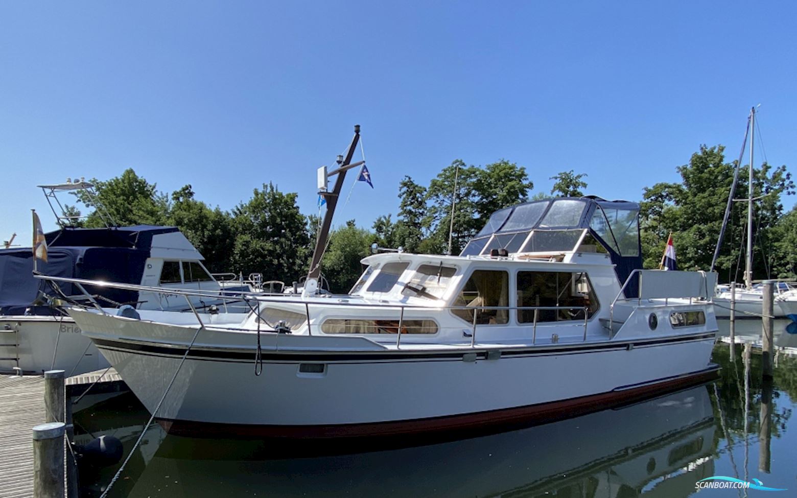 Kempala Kruiser 12.50 Motorboat 1985, with Volvo Penta  engine, The Netherlands