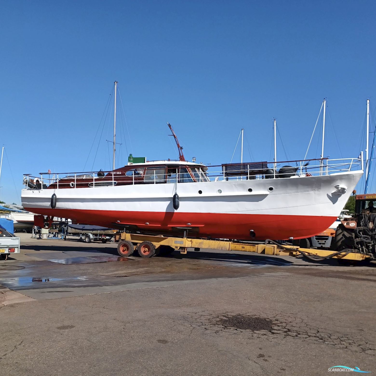 Klassiek Motorjacht - Directievaartuig