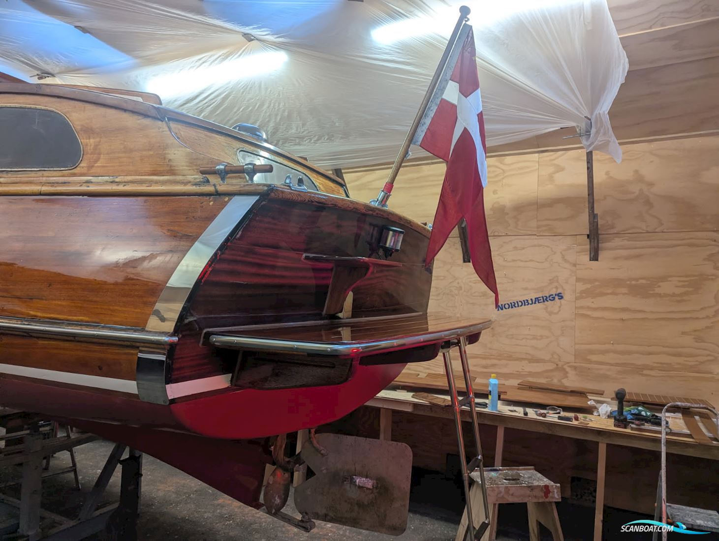 Klassisk Mahognibåd Ny Motor 17 T Epoxy Uvskrog.