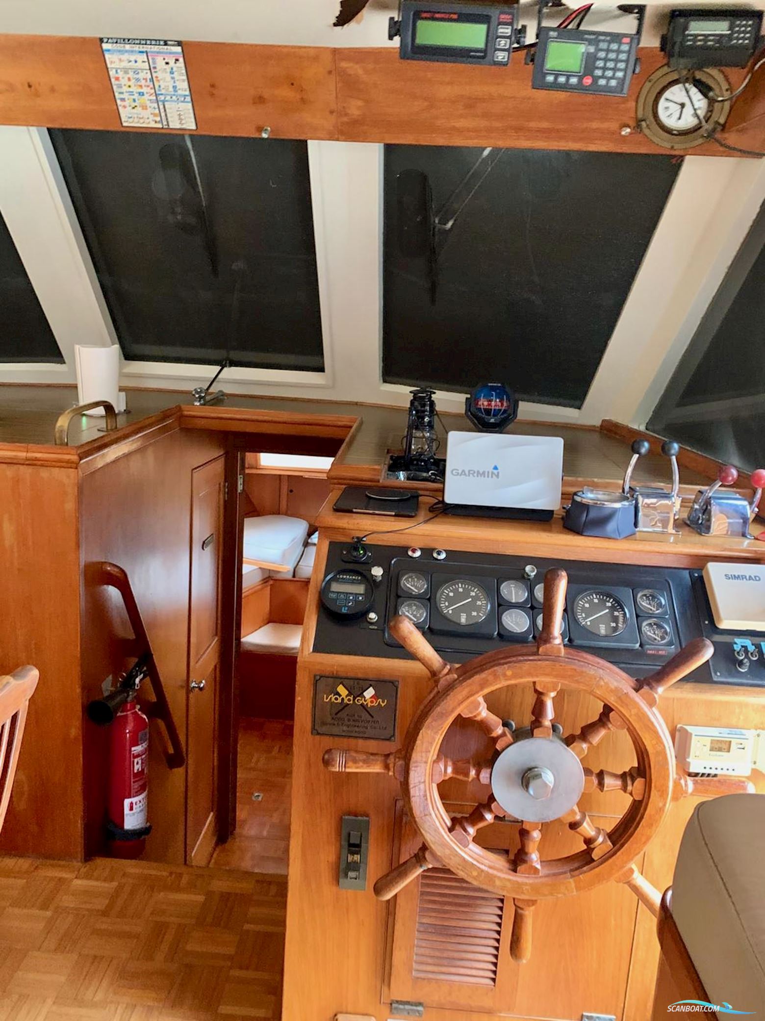 KONG AND HALVERSEN HK ISLAND GYPSY 44