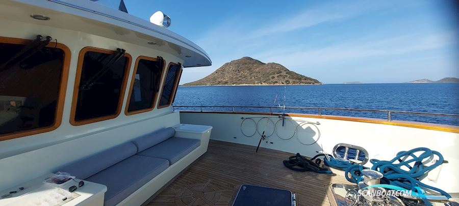 Kuntur Offshore Trawler 76