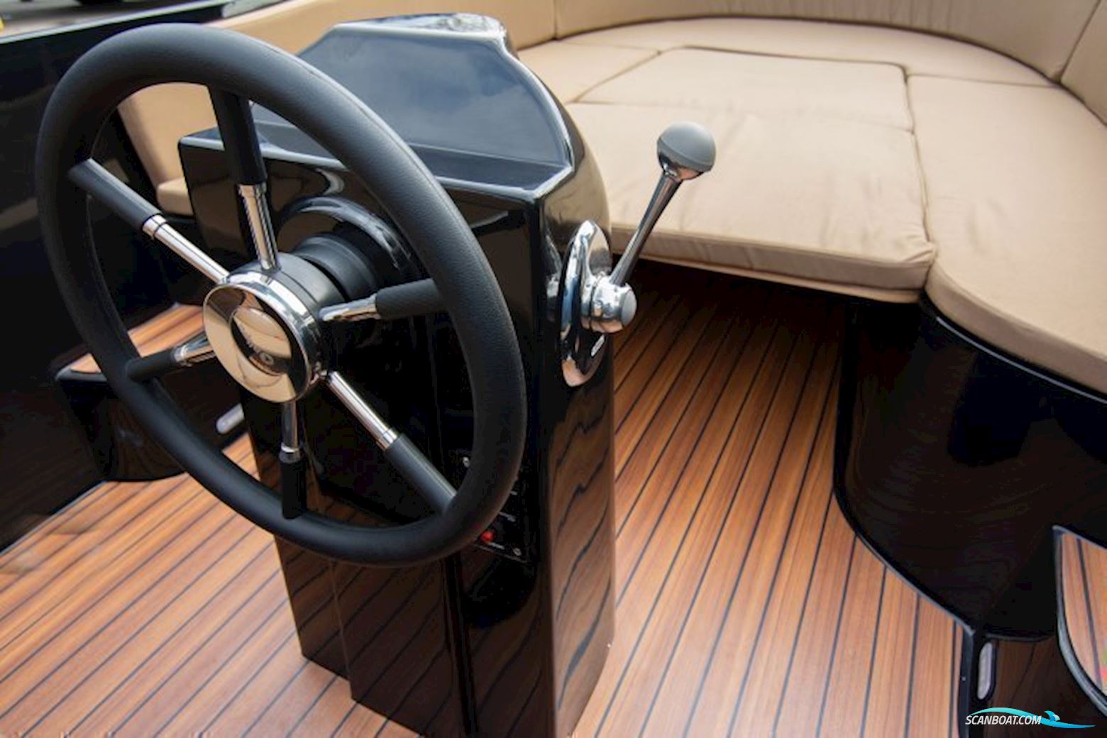 Lago Amore 570 Tender