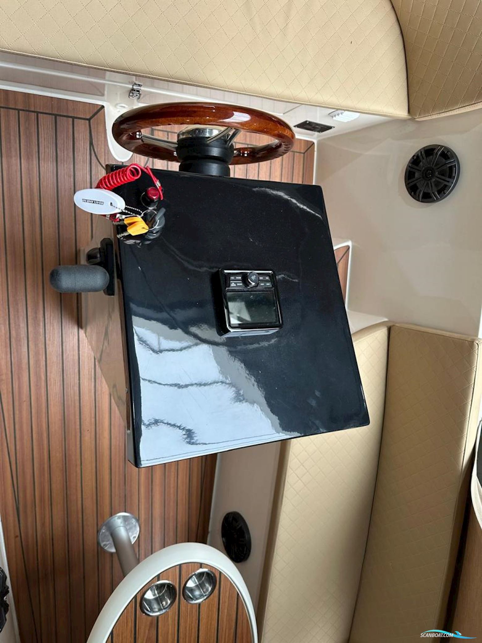 Lago Amore 595 Tender