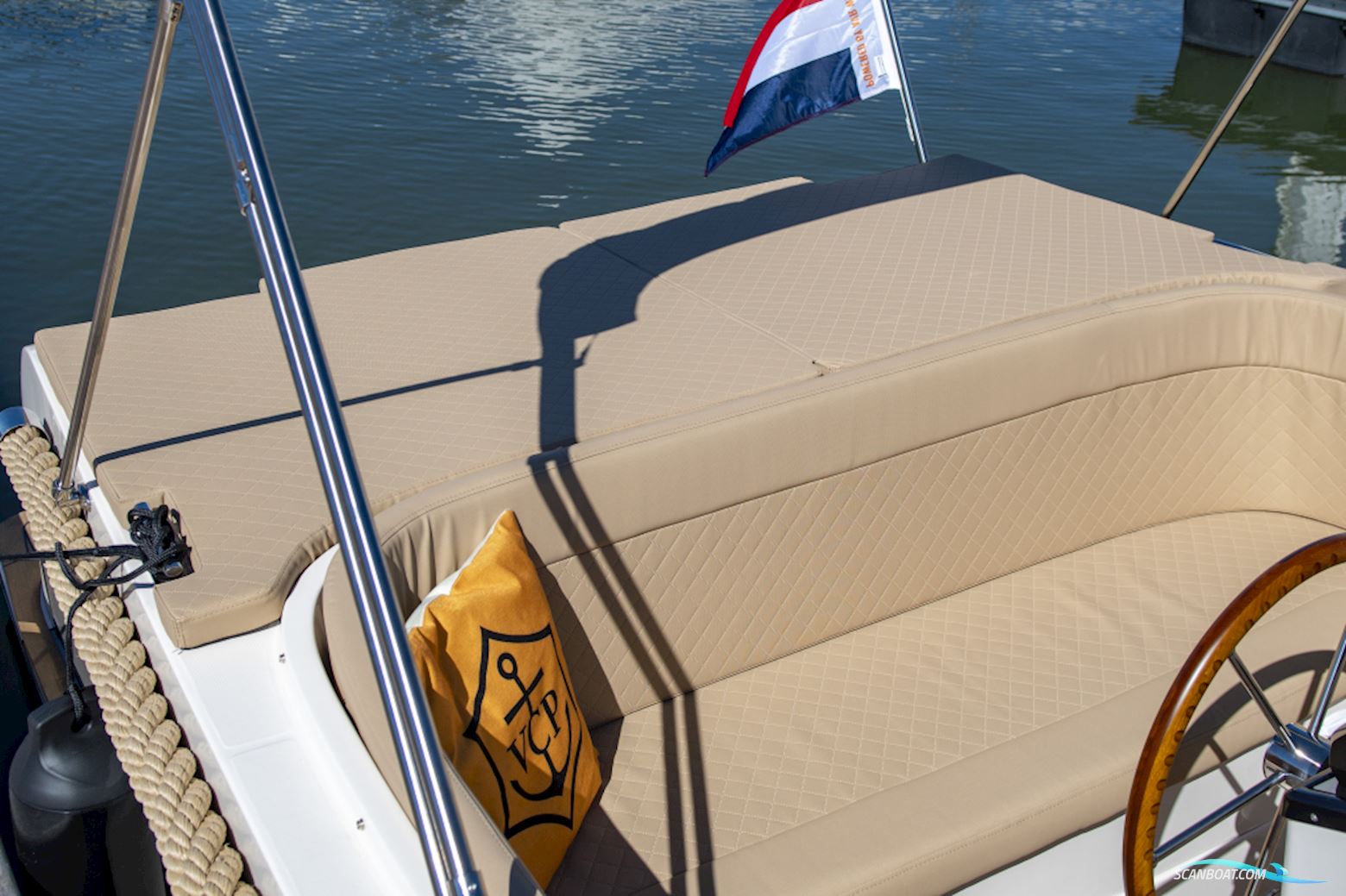 Lago Amore 733 Tender