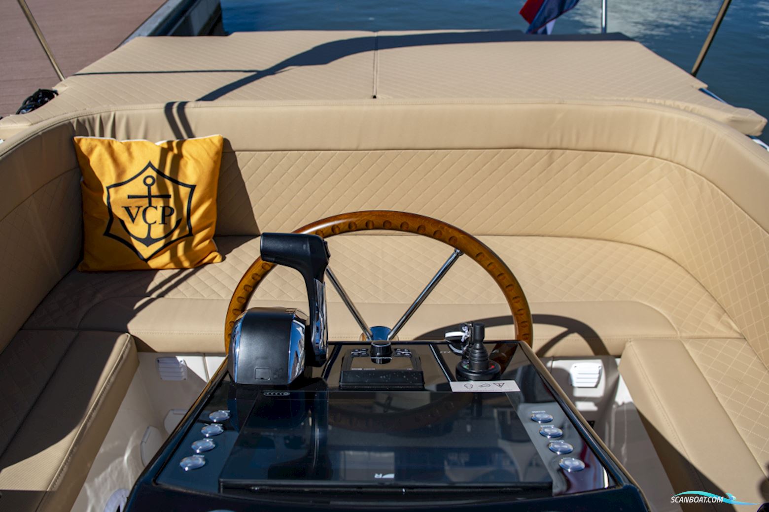 Lago Amore 733 Tender