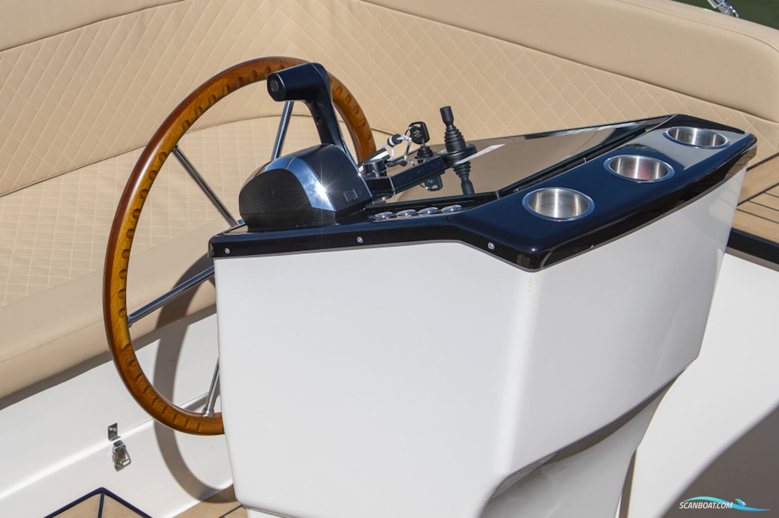 Lago Amore 733 Tender