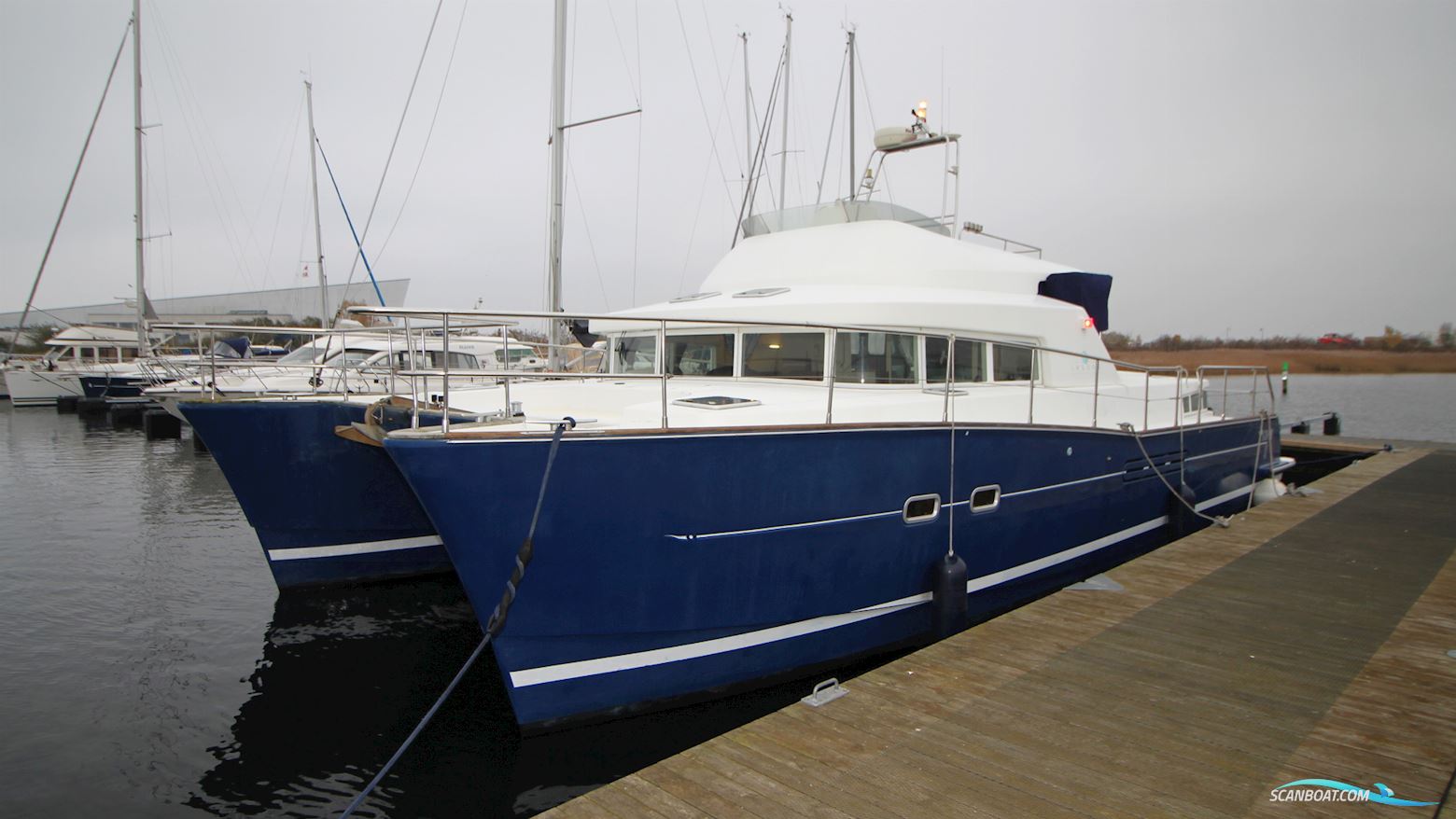 Lagoon 43 Power 3 cabins 