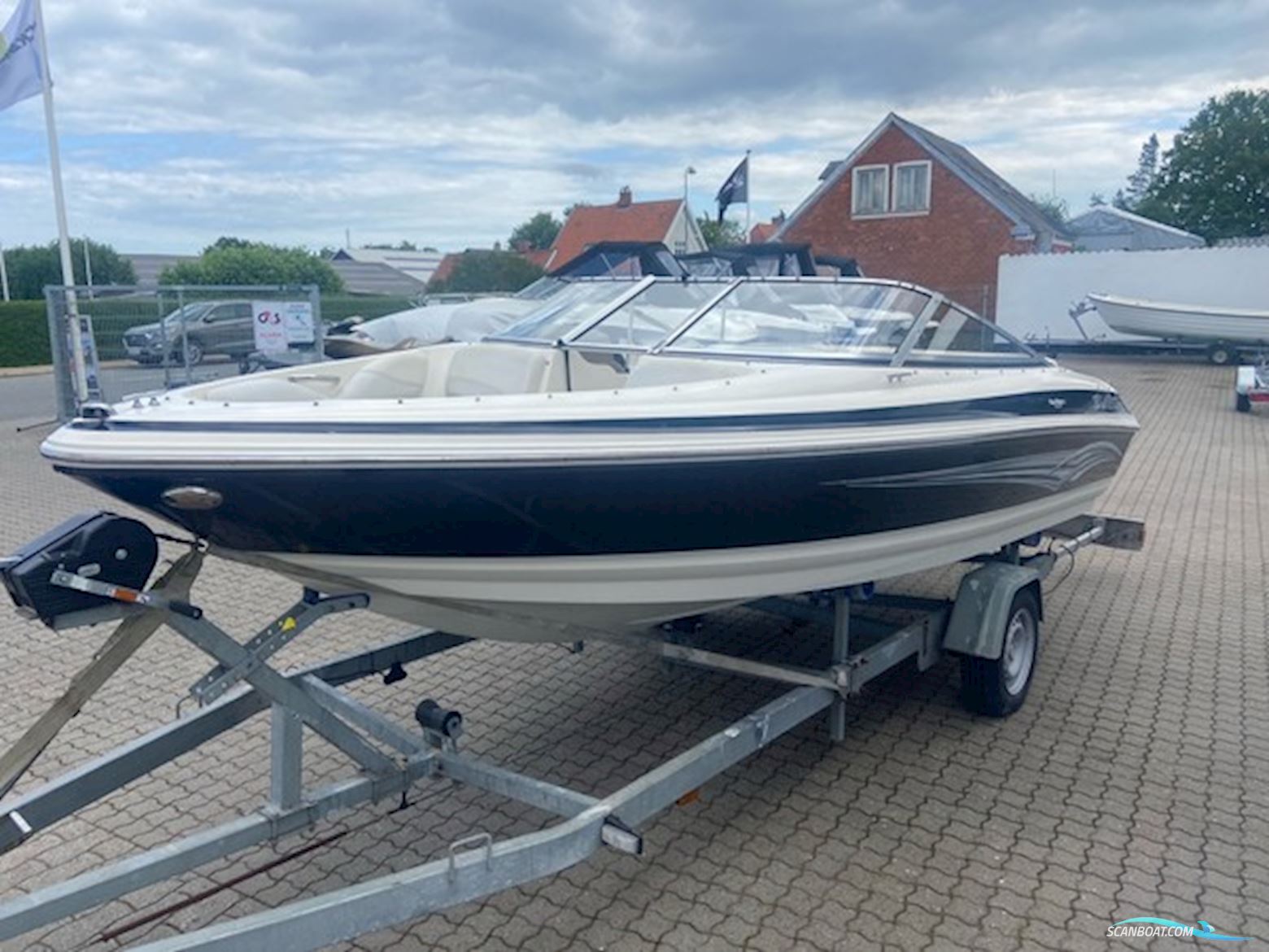 Larson 180 SEI LX, Volvo 3.0