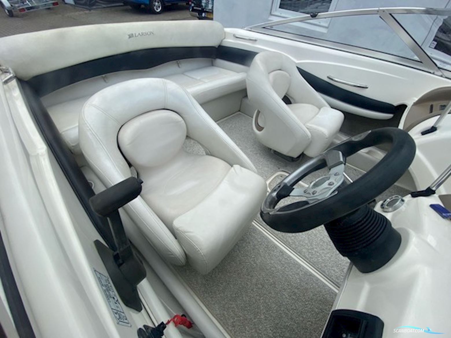 Larson 180 SEI LX, Volvo 3.0