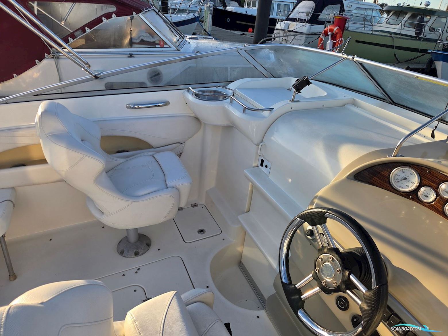 Larson 220 Cabrio Cuddy