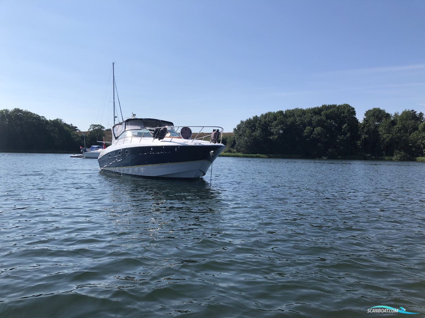 Larson 370 Cabrio Motorboat 2006, with Volvo Penta engine, Denmark