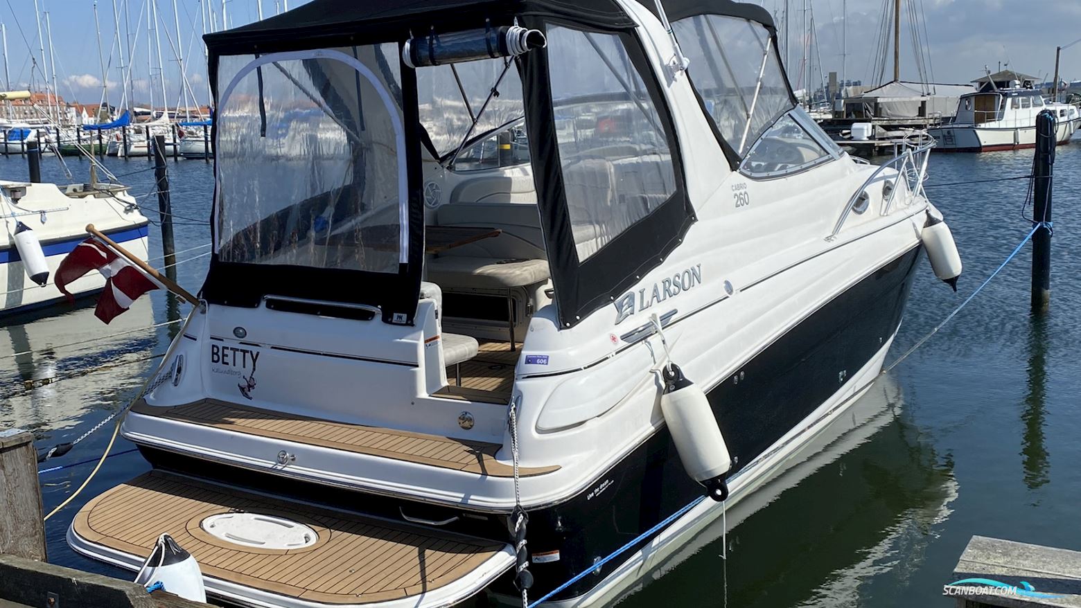 Larson Cabrio 260 Diesel 
