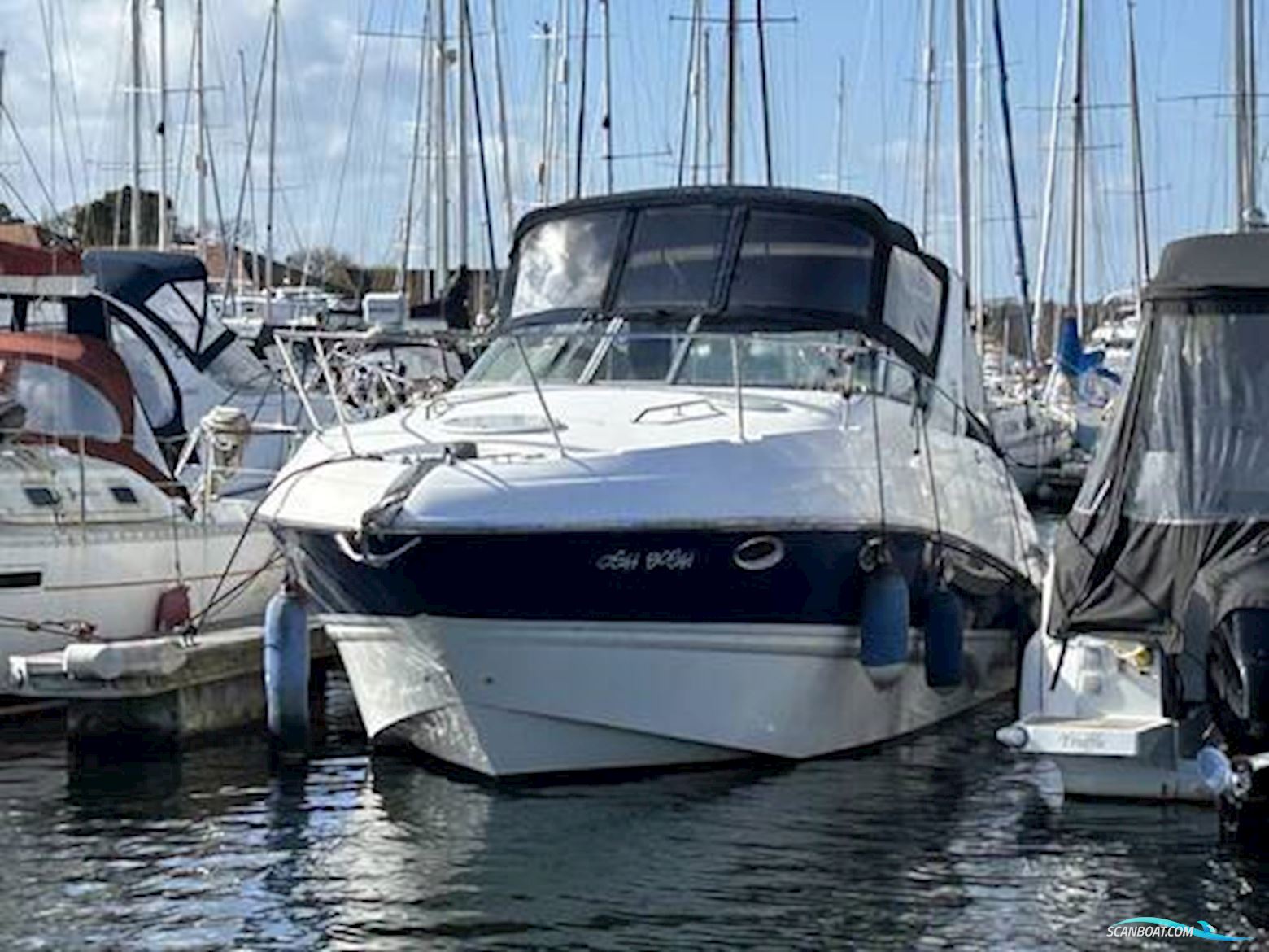 Larson Cabrio 310 Motorboat 2007, with Volvo Penta D4 260 engine, United Kingdom