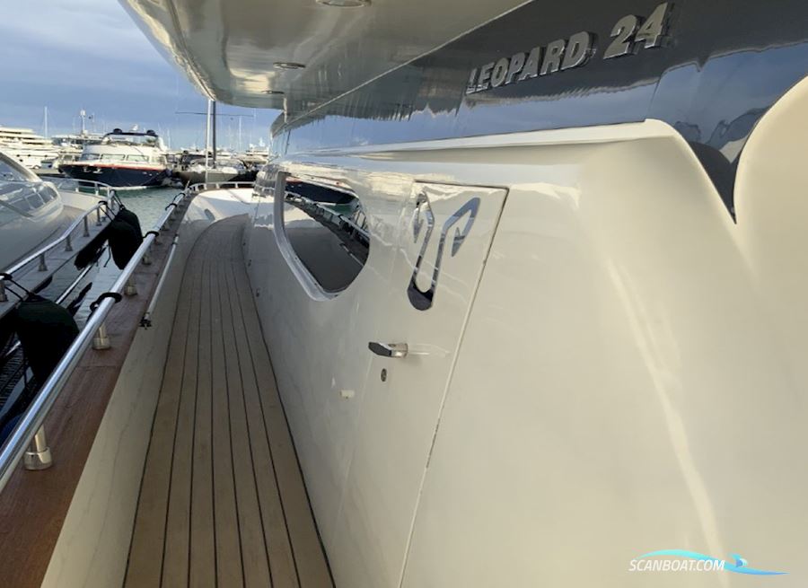 Leopard 24 m Fly