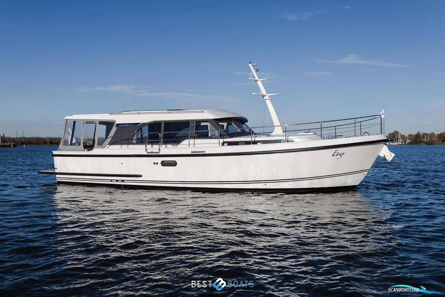 Linssen 40SL Sedan Motorboat 2023, with Mercury Marine, is een toonaangevende naam in de maritieme industrie, bekend om betrouwbare buitenboordmotoren en scheepsaandrijfsystemen. Met een st engine, The Netherlands