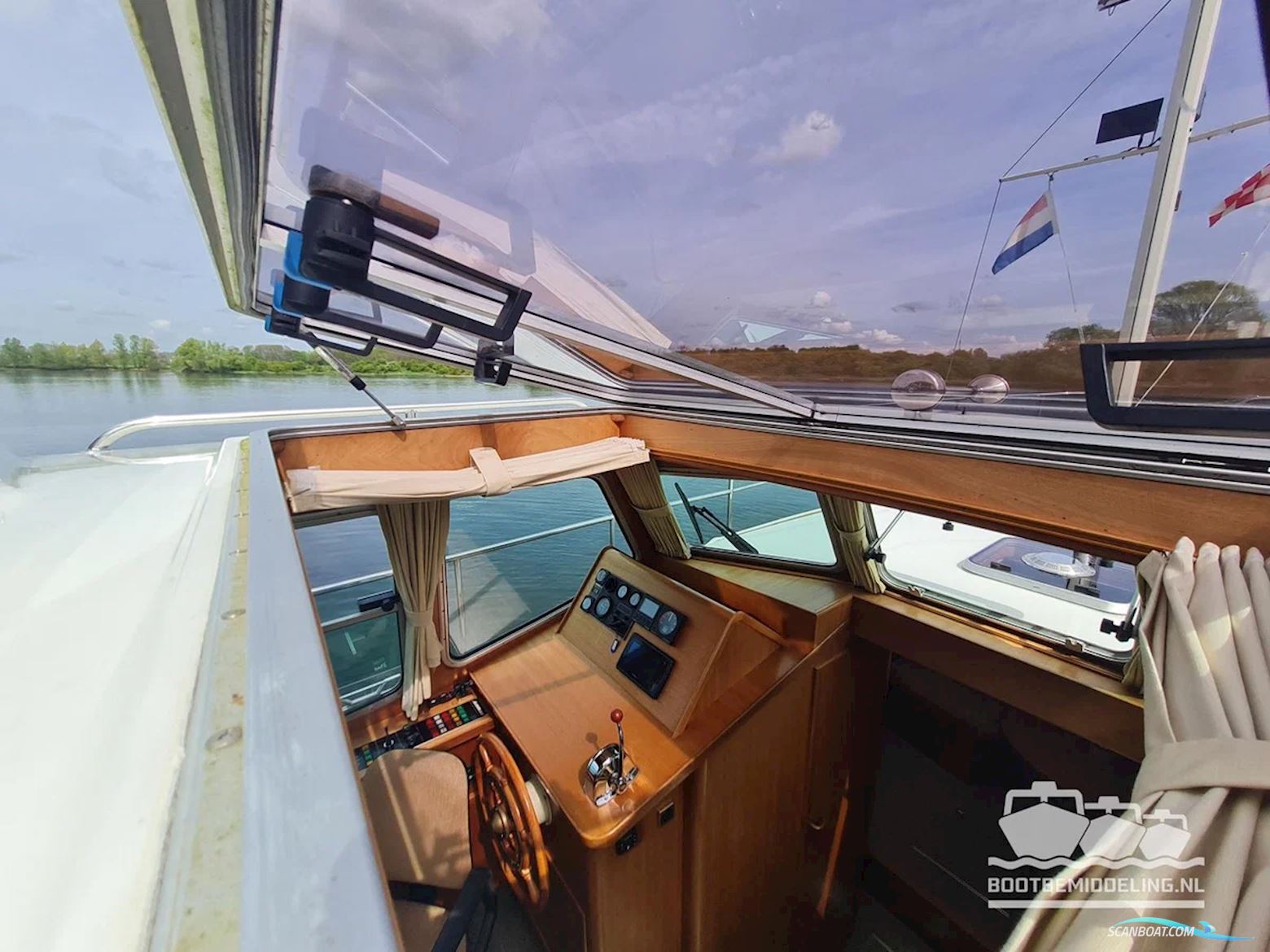 Linssen Dutch Sturdy 320 AC Royal