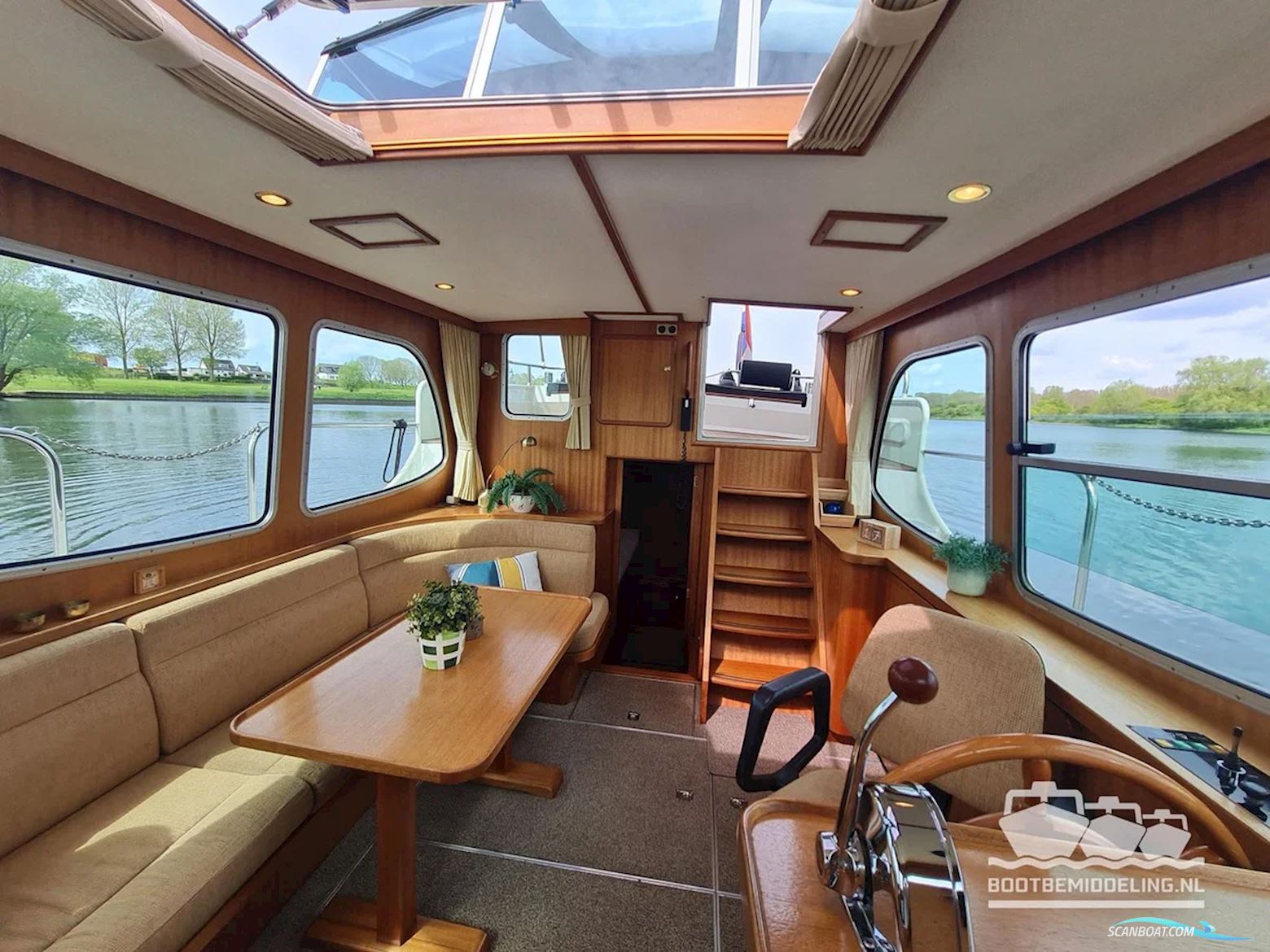 Linssen Dutch Sturdy 320 AC Royal