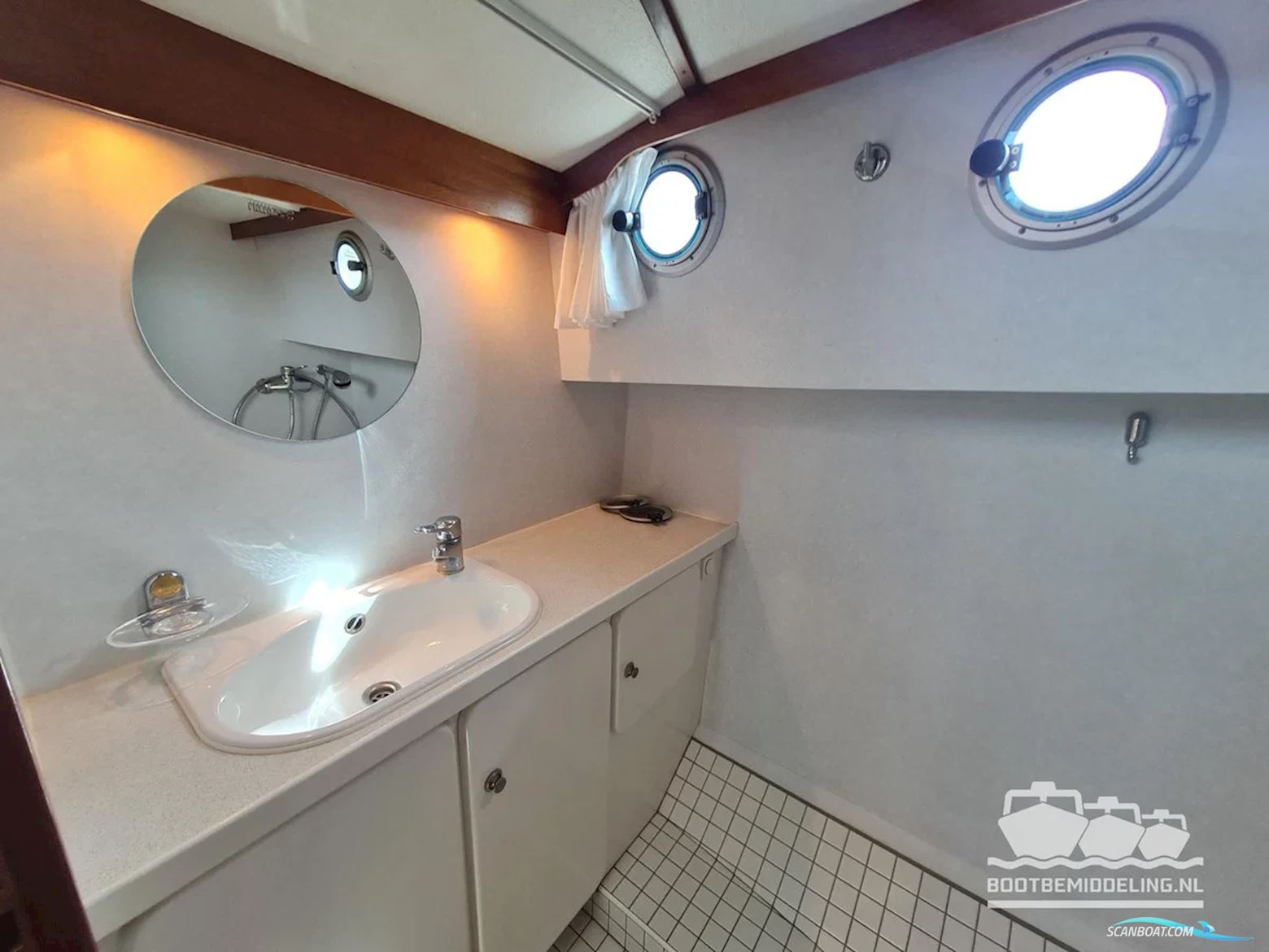 Linssen Dutch Sturdy 320 AC Royal