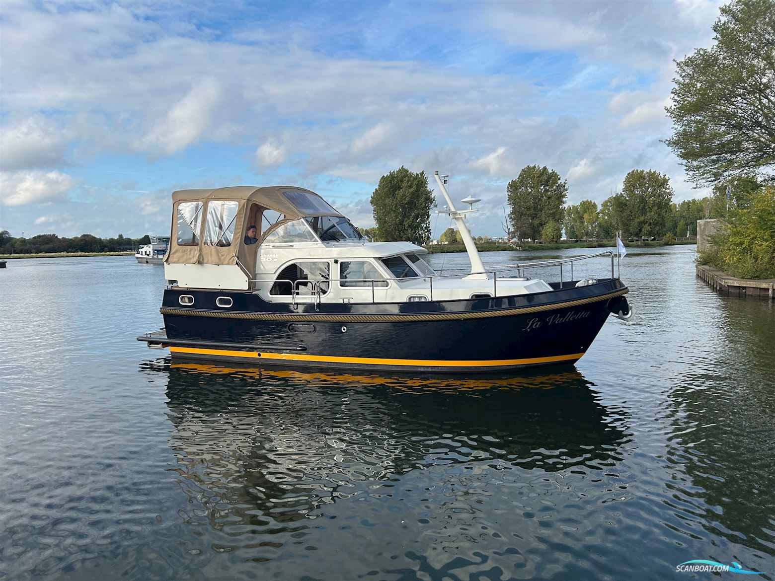 Linssen Grand Sturdy 30.9 AC Brilliant Motorboat 2016, with Volvo Penta D2-55F engine, The Netherlands