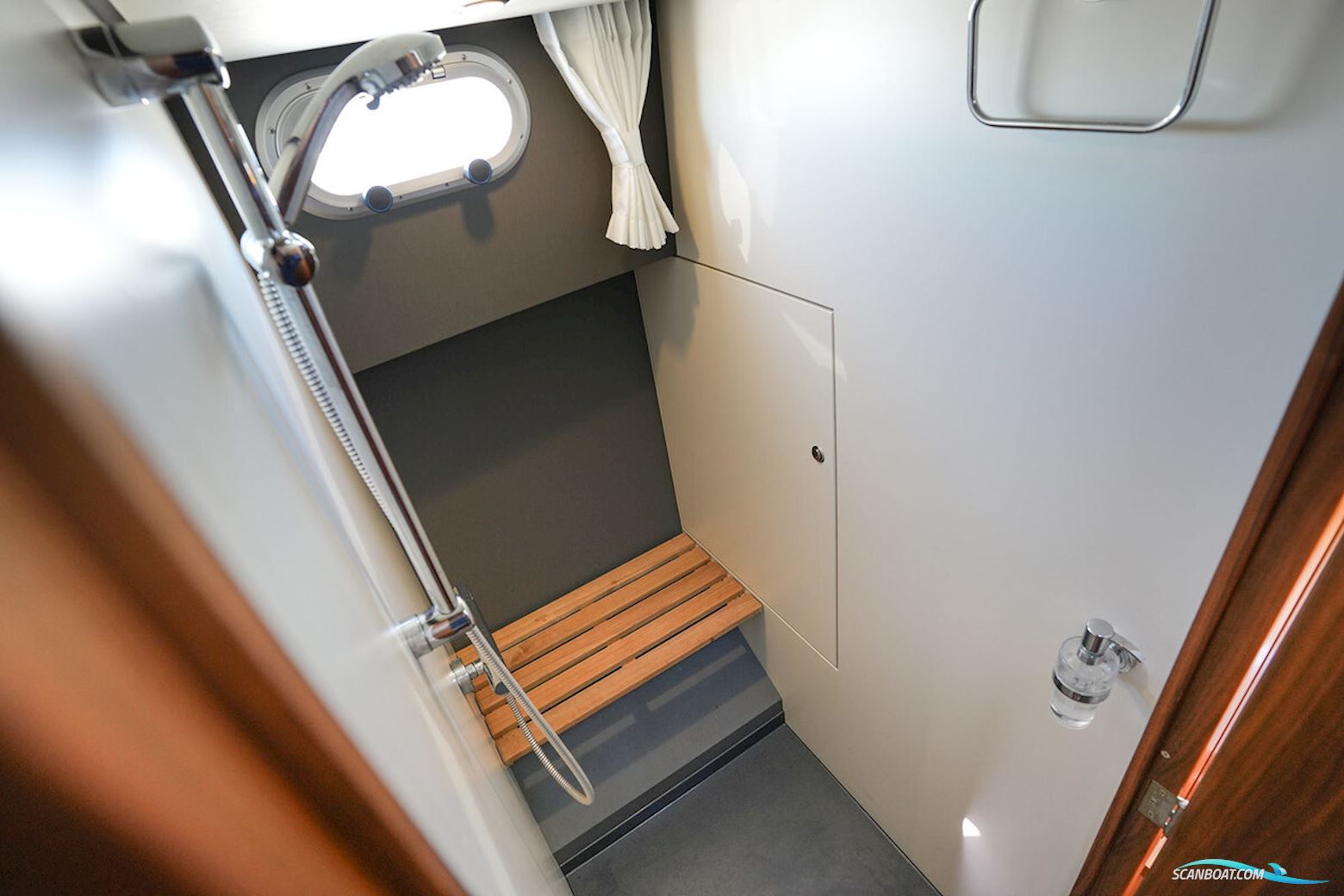 Linssen Grand Sturdy 410 AC Variotop Met Stabilisator