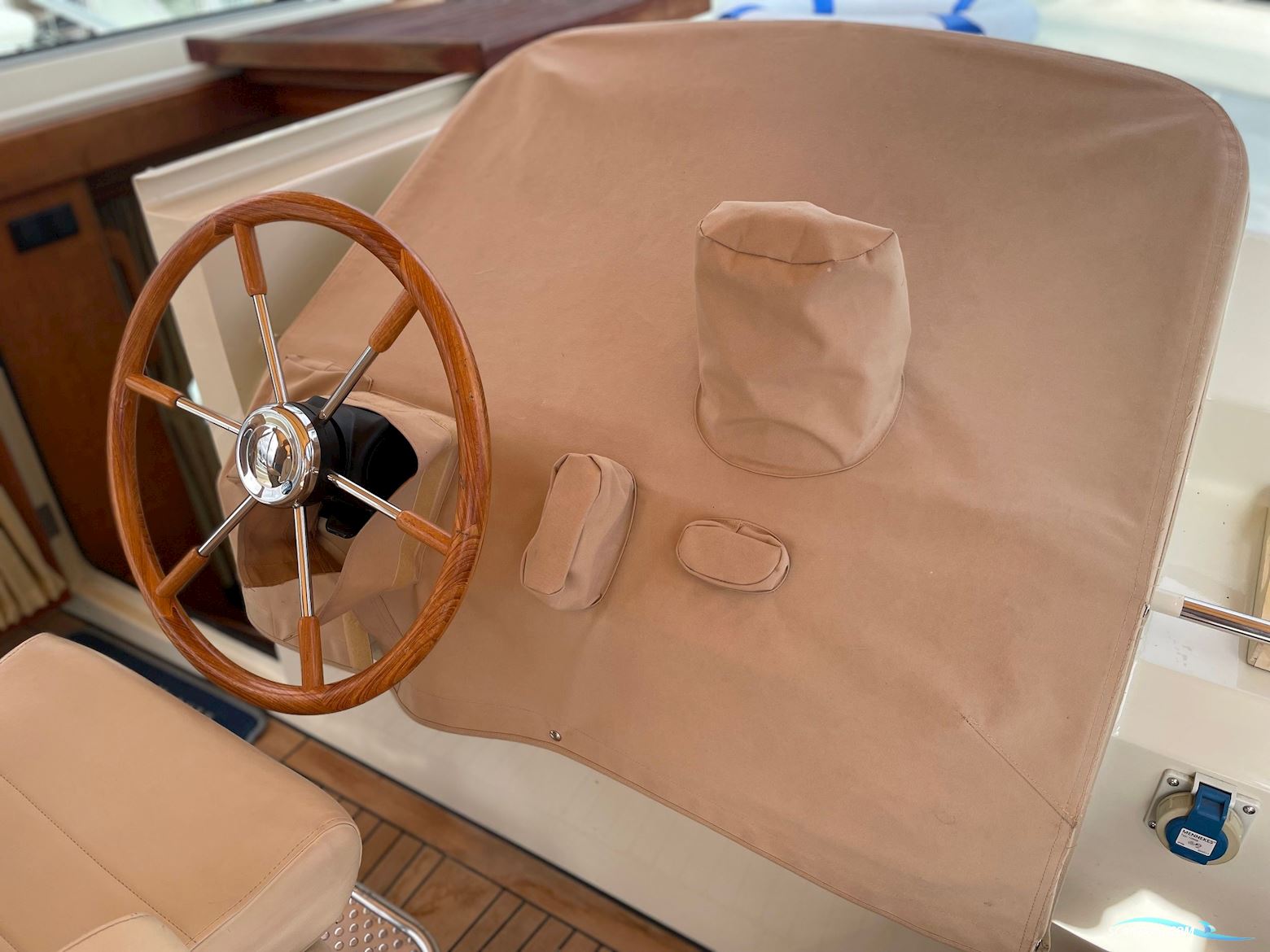 Linssen Grand Sturdy 430 AC MKII Twin Met Stabilizers