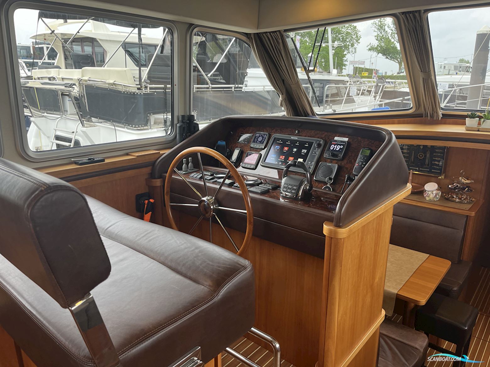 Linssen Grand Sturdy 470 Sedan Wheelhouse